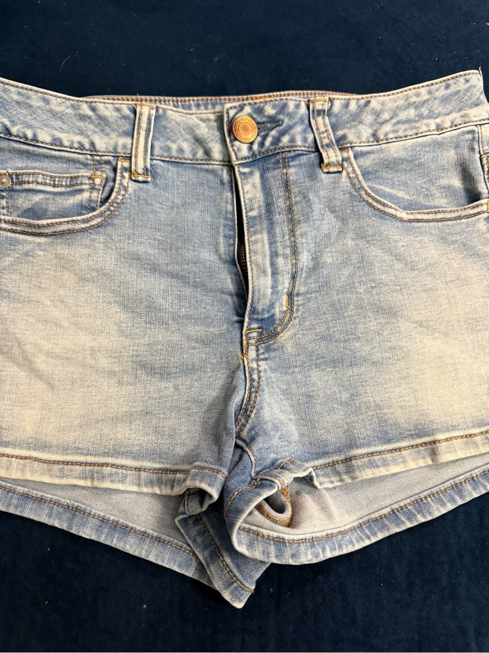 American Eagle size 10 Light Wash Denim High-Rise Women's Shorts